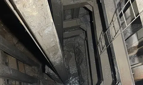 Vụ cháu bé lọt trụ bê tông ở Đồng Tháp: Cứu hộ gặp khó bởi tầng đất sét cứng