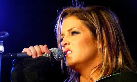 Đời thăng trầm của con gái Elvis Presley