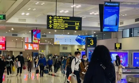 Hơn 75.000 lượt khách qua sân bay Nội Bài trong ngày 26 Tết