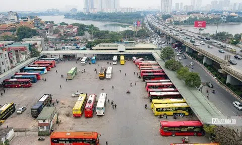 Bến xe khách đìu hiu ngày 28 Tết