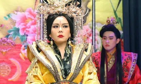 Việt Hương tái ngộ khán giả với kịch dài sau 15 năm