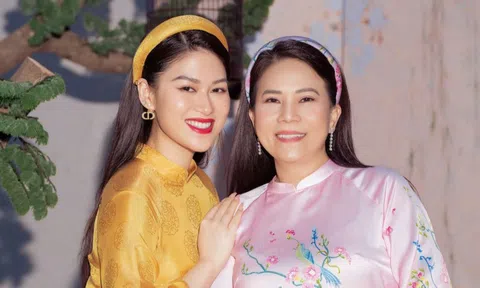 'Rich kid' Ngọc Thanh Tâm diện áo dài bên mẹ đại gia