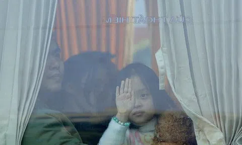 Những chuyến xe cuối cùng đưa người dân về quê kịp đón giao thừa