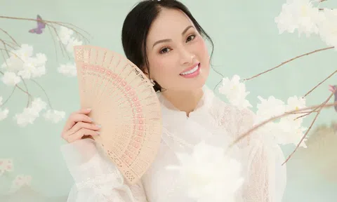 'Ca sĩ tỉ phú' Hà Phương khoe sắc trong bộ ảnh đón xuân