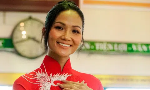 H'Hen Niê nghẹn ngào nhớ thời thi Miss Universe: Đêm nào cũng khóc vì áp lực