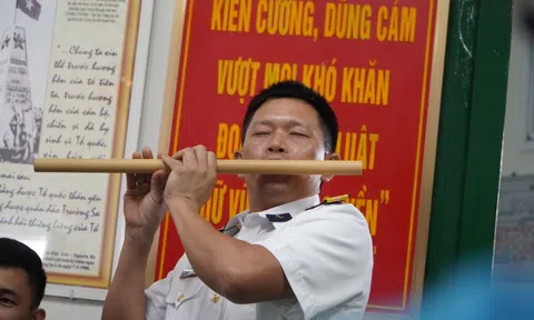 Tiếng sáo giữa biển trời