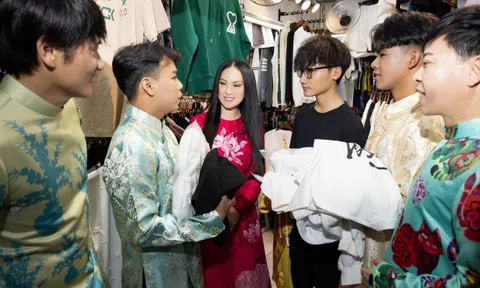 'Ca sĩ tỉ phú' Hà Phương tích cực làm thiện nguyện khi về Việt Nam ăn tết