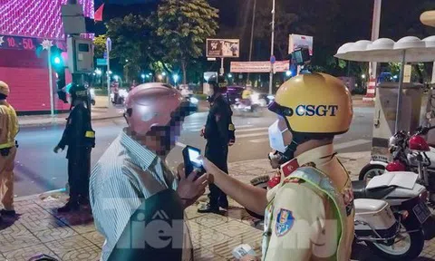 Bị CSGT phạt kịch khung vì nồng độ cồn, tài xế phân trần nhà gần... chỗ nhậu