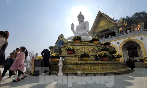 Du xuân tại ngôi chùa tuyệt đẹp nơi cửa biển xứ Thanh