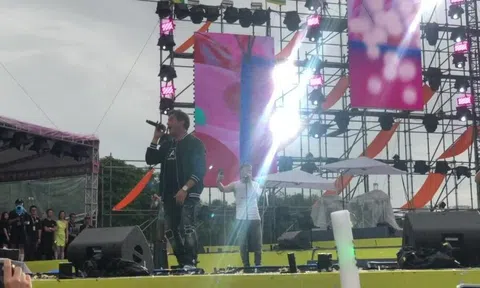 Đức Phúc kết hợp nhóm nhạc 911