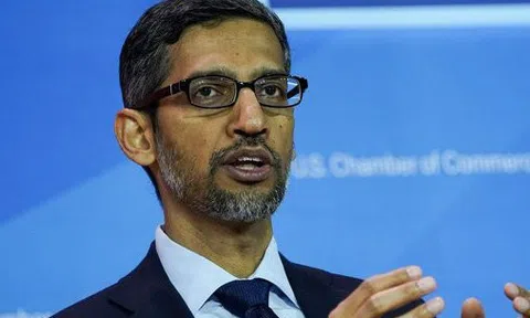 CEO Google gửi email huy động toàn bộ nhân viên cùng tham gia phát triển chatbot AI đối đầu với ChatGPT