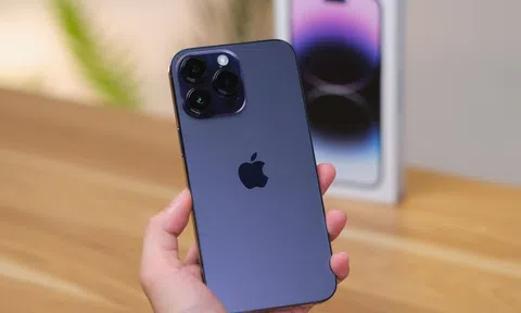 Người dùng hưởng lợi lớn từ vụ Apple ép đại lý mua 'bia kèm lạc': iPhone 14 giảm giá sâu, MacBook Air M1 giờ chỉ hơn 19 triệu đồng