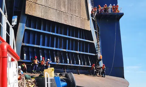 Đám cháy trên tàu Ah Shin chở 4.530 ô tô đã được dập tắt hoàn toàn