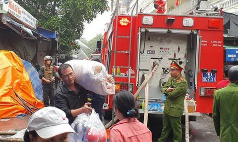 Cập nhật mới nhất từ hiện trường vụ cháy chợ nông sản lớn nhất Hải Phòng