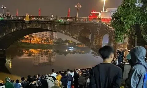 Hiện trường vụ xe bán tải rơi sông Ka Long khiến 2 người chết