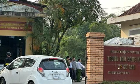 Công an khám xét tại Trung tâm Đăng kiểm xe cơ giới Thừa Thiên - Huế