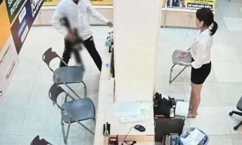 Người đàn ông nghi cầm súng, cướp tài sản trong cửa hàng Thế giới di động
