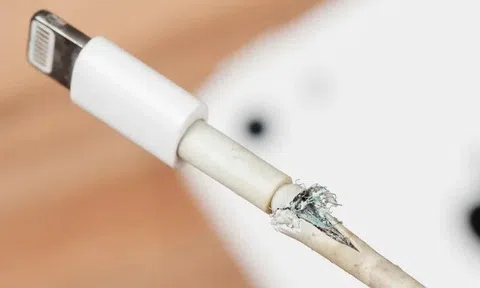 Tại sao cáp sạc Apple lại dễ đứt như vậy?