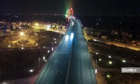 Trắng đêm kiểm định cầu Nhật Tân sau 8 năm đi vào hoạt động