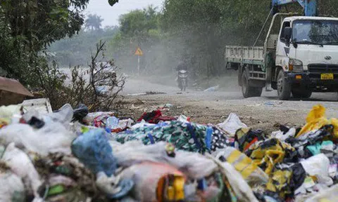 Hà Nội: Người dân dựng lán, chặn xe vào bãi rác Xuân Sơn khiến hàng nghìn tấn rác ùn ứ