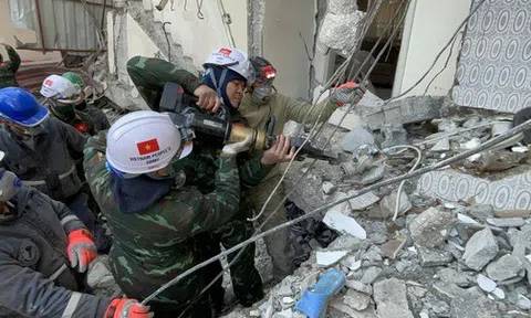 Đội cứu hộ Quân đội Việt Nam xác định 12 vị trí có nạn nhân ở Thổ Nhĩ Kỳ