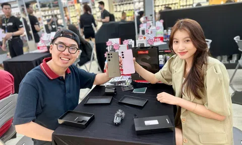 Hai sắc thái trong màn chào sân của dòng Galaxy S23