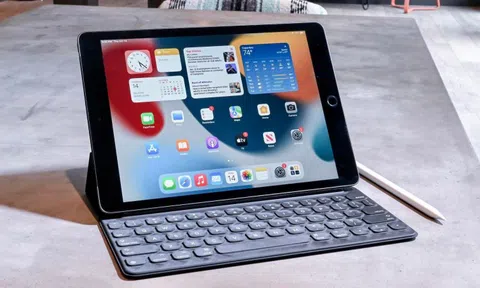 Hai máy tính bảng bán ra thì một chiếc là iPad