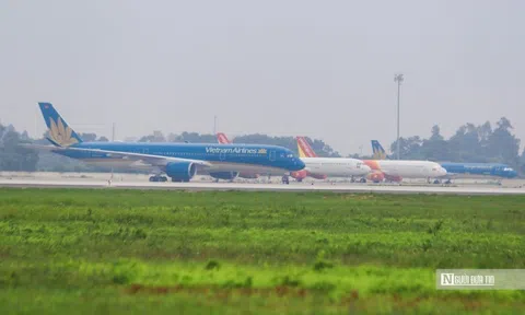 Hà Nội lo ngại việc đốt rơm rạ ảnh hưởng đến tầm nhìn của phi công