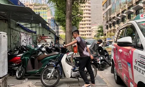Loạn giá giữ xe ở trung tâm TP HCM