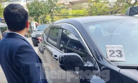 Khủng hoảng nhân sự, tái diễn cảnh xếp hàng chờ đăng kiểm tại Hà Nội