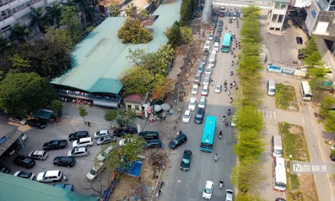 Hà Nội tái diễn cảnh hàng trăm chiếc xe nối đuôi nhau chờ đăng kiểm