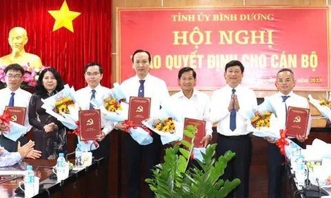 Bình Dương trao các quyết định điều động, bổ nhiệm cán bộ