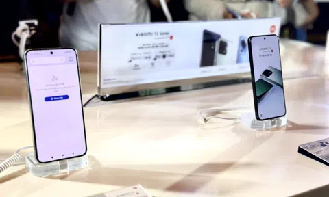Loạt smartphone vừa lên kệ tại Việt Nam
