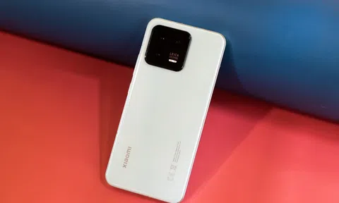 Mẫu 'iPhone 14 của giới Android' vừa bán ra tại Việt Nam