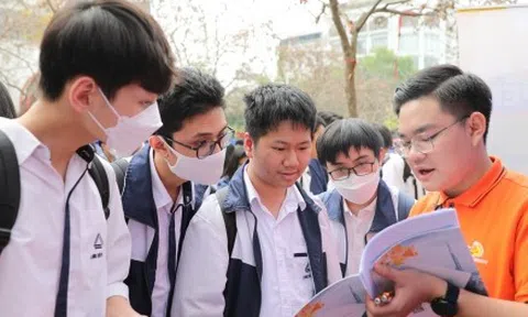 Thứ trưởng Bộ GD-ĐT: "Khối ngành Y dược không nhất thiết phải tổ chức thi riêng"