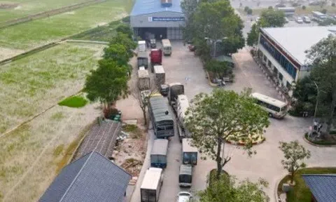 Ô tô từ Hà Nội dồn về, các trung tâm đăng kiểm ở Bắc Ninh quá tải