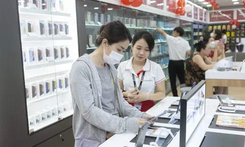 Điện thoại giá rẻ gặp nguy