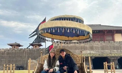 Hà Nhuận Đông kỷ niệm bảy năm cưới