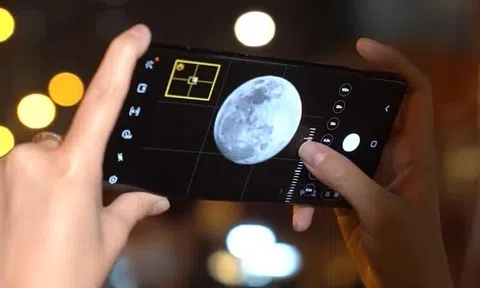 Tính năng chụp Mặt Trăng trên Galaxy S23 gây tranh cãi
