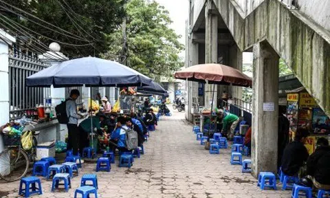 Nhà ga tuyến đường sắt Nhổn - ga Hà Nội thành nơi bán trà, quán ăn