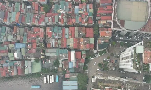 Cận cảnh con đường sẽ cắt ngang sân chung cư 25 Lạc Trung khiến dân không đồng thuận