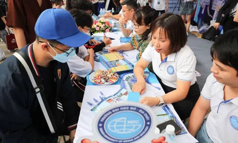 Bộ GD-ĐT "bật mí" về độ khó đề thi tốt nghiệp THPT 2023