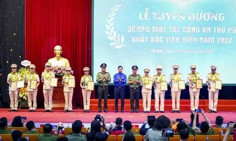 Tuyên dương 12 gương mặt trẻ Công an Thủ đô xuất sắc