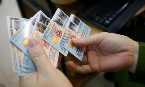 Có phải làm lại CCCD khi Bộ Công an đổi mẫu mới?