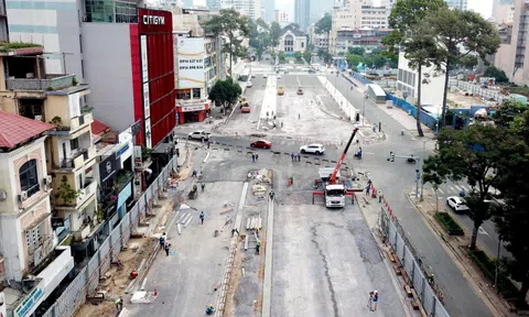 Đề xuất lắp mái che dọc vỉa hè đường Lê Lợi: Chuyên gia lập tức cảnh báo!