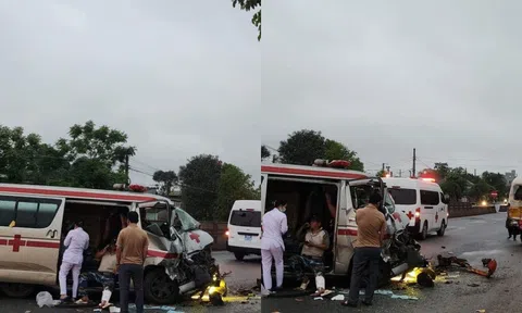 Xe cứu thương chở người chết tông đuôi xe buýt, 2 người bị thương nặng