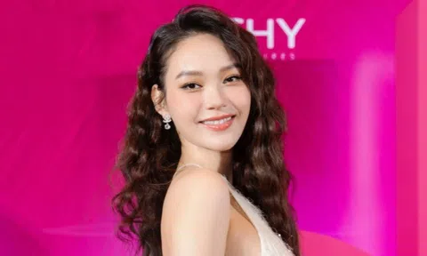 Minh Hằng năng động khi mang bầu