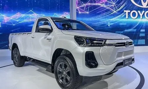 Cận cảnh xe bán tải điện đầu tiên của Toyota tại BIMS 2023
