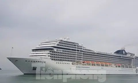 ‘Siêu tàu’ du lịch chở 2.400 khách châu Âu tới Đà Nẵng