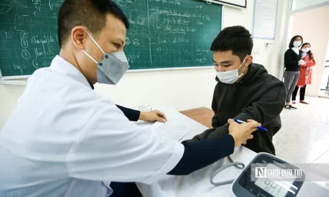 Ngày 1/4: Ca Covid-19 mới gần gấp đôi số khỏi bệnh